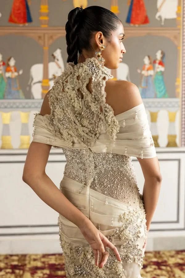 Ivory Color Gown Set by Moledro