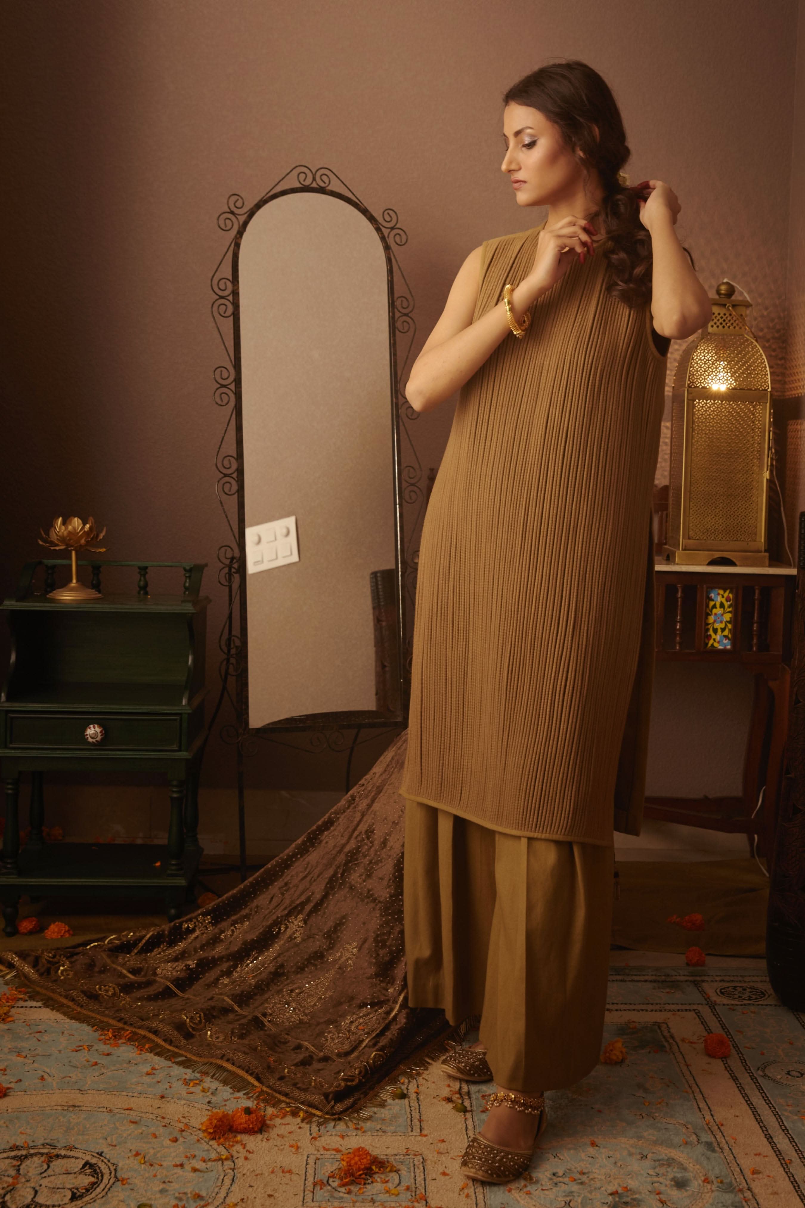 Hina Kurta Set with a layered jersey kurta and pants, ideal for casual festive wear.