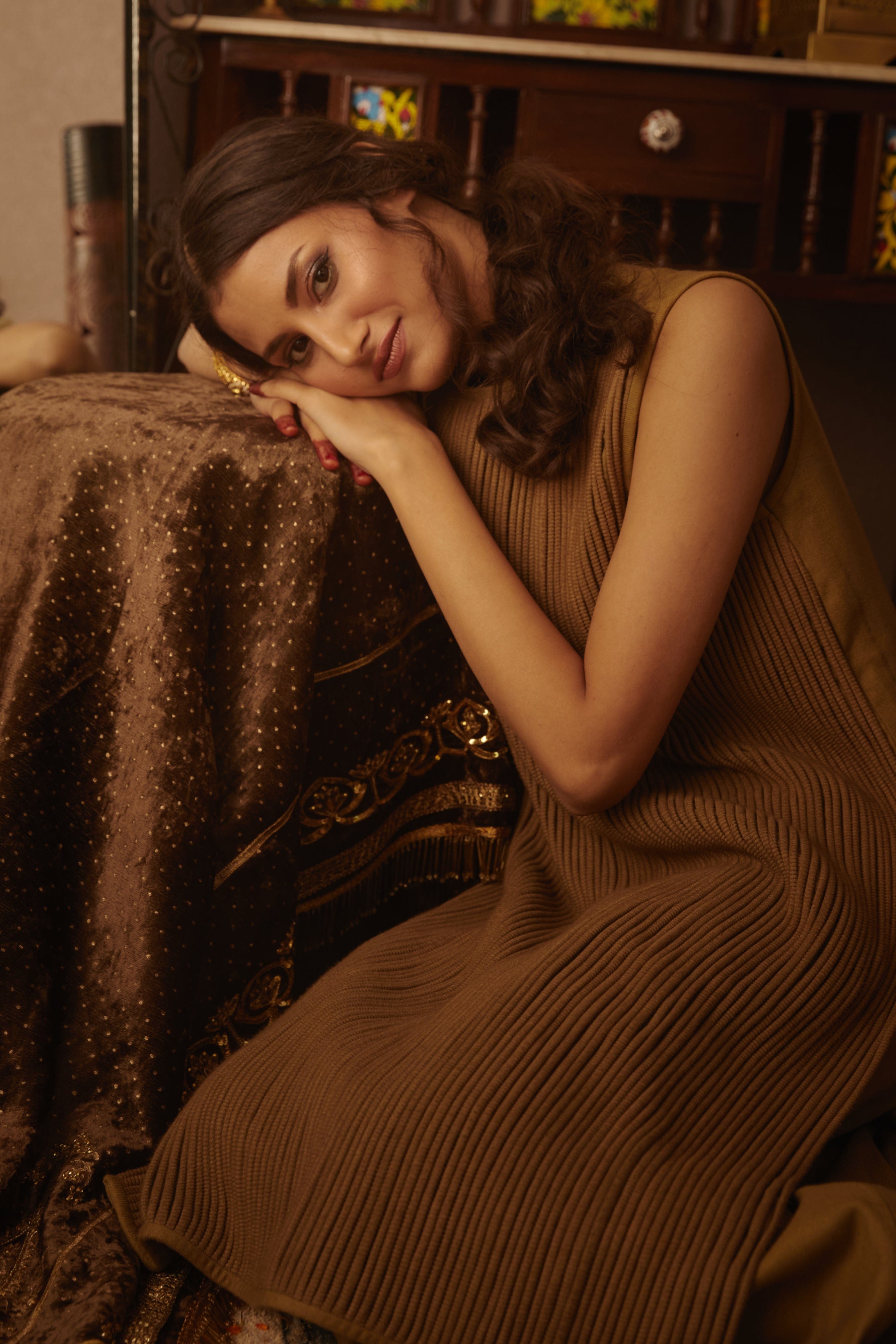 Unique vertical layered design on the solid jersey kurta from the Hina Kurta Set.