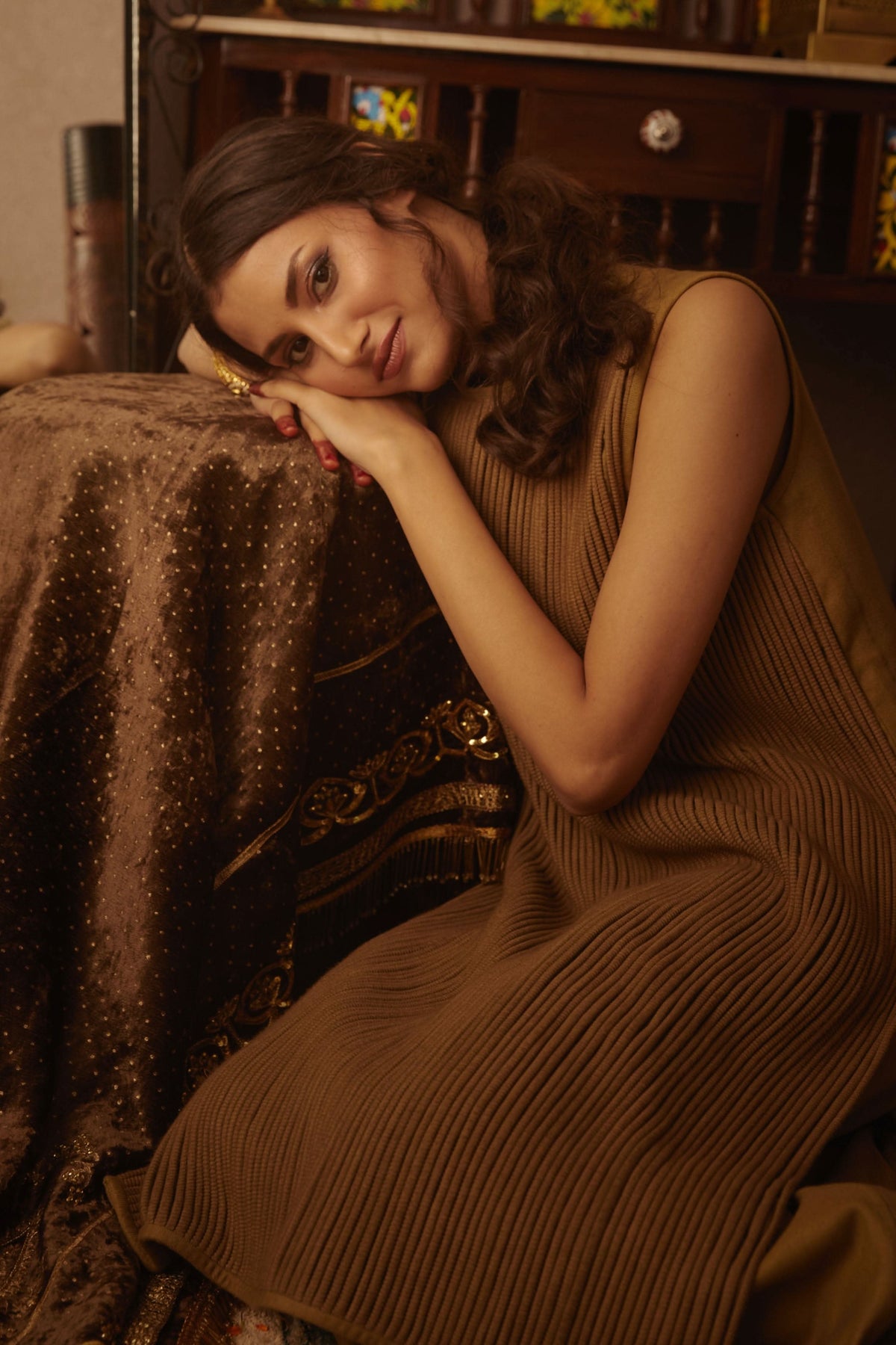 Unique vertical layered design on the solid jersey kurta from the Hina Kurta Set.