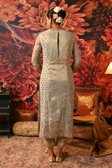 Back profile of the Hania Kurta Set showcasing the straight-fit pista kurta with concealed zip closure, an elegant Indian wedding wear outfit.