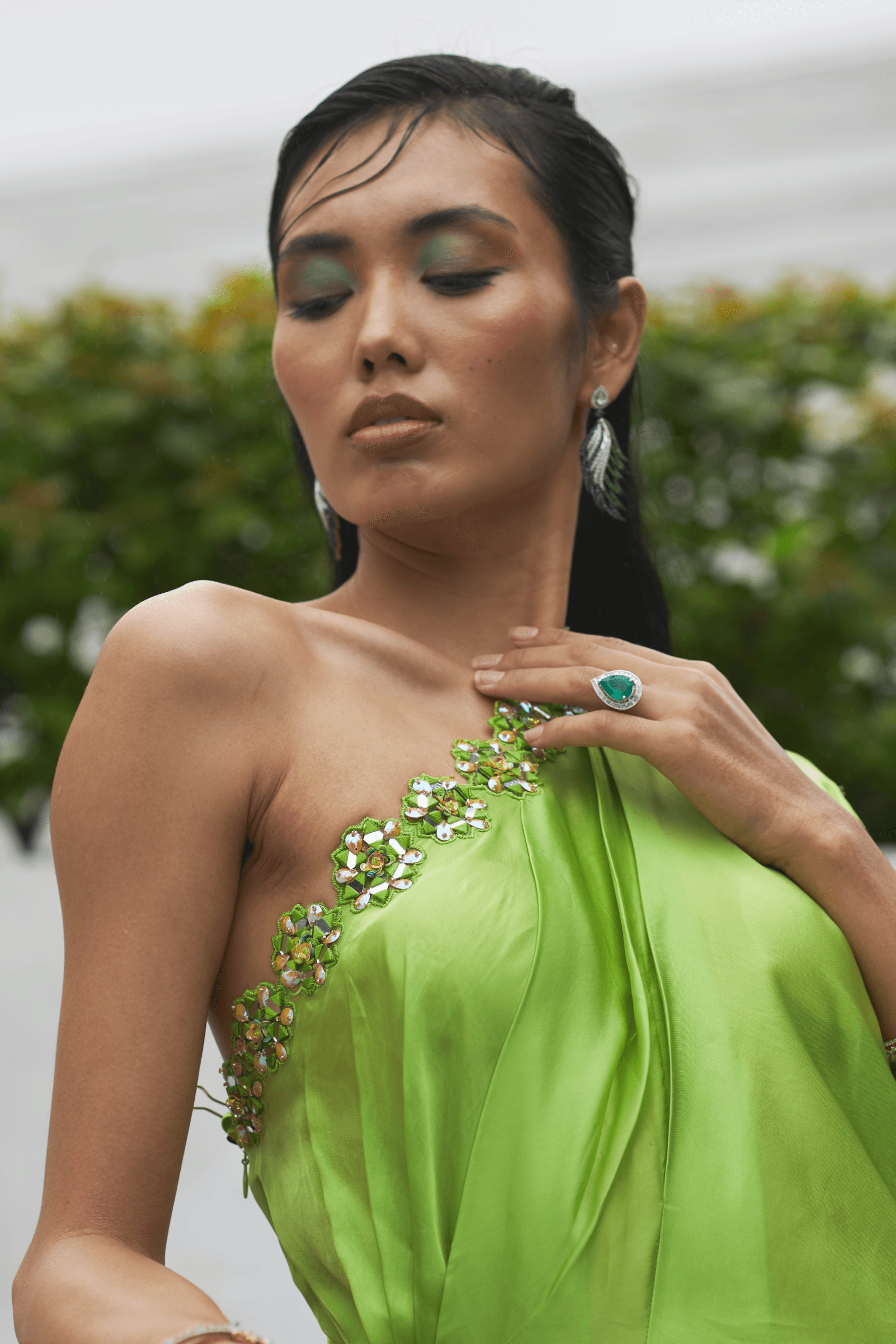 shahpur-jat-kaftan-set-stores